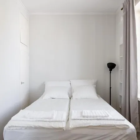 Cozy Close To Cathedral Hotel